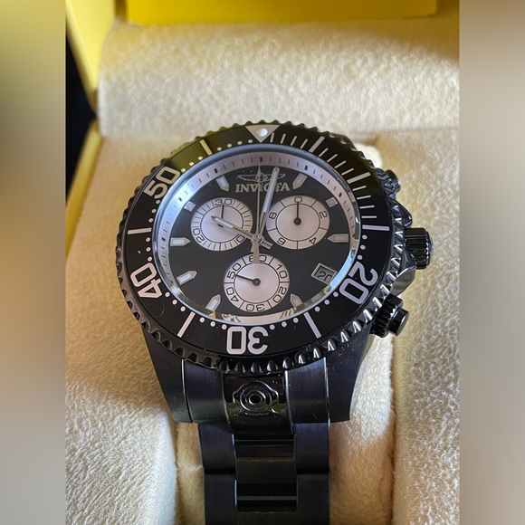 Invicta Pro Divers watch black finish chronograph - Picture 2 of 3